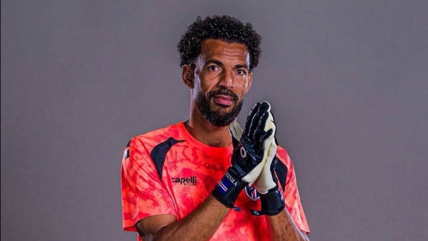 Dünya Kupası Yıldızı Vozinha, Colo-Colo'ya Transfer Oldu!
