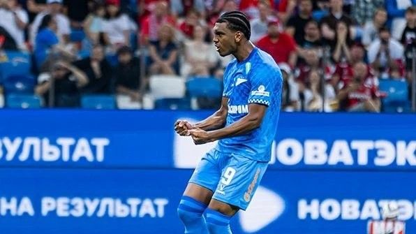 Zenit Lige Fırtına Gibi Başladı: Akron Tolyatti'yi 5-0 Geçti!