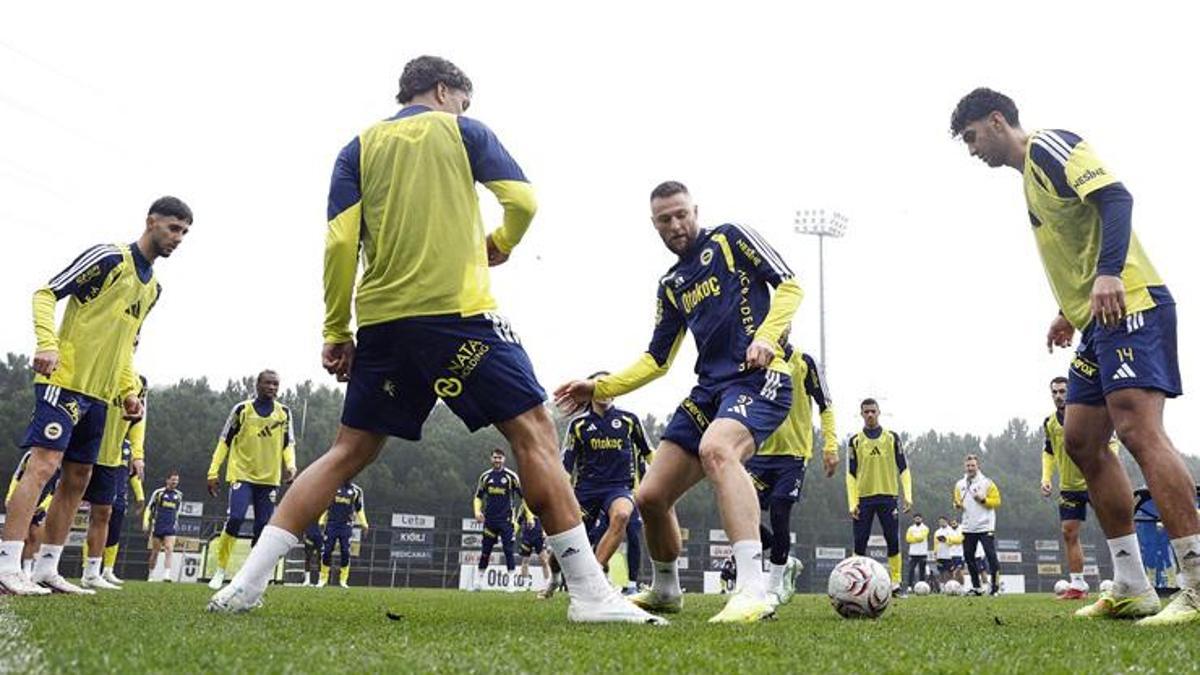 Fenerbahçe'de Göztepe Maçı Hazırlıkları Sürüyor