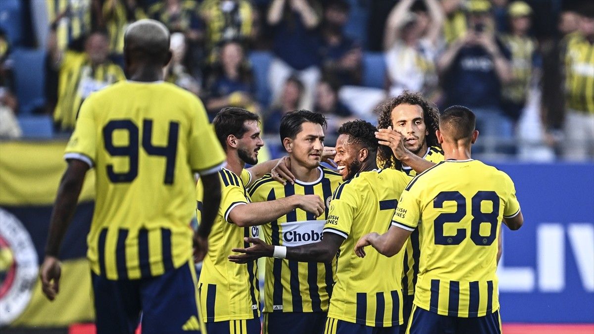 Fenerbahçe, Pogon Szczecin karşısında gol olup yağdı: 4-0